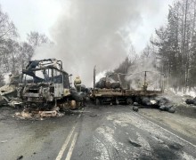 Челябинскую трассу перекрыли из-за двух сгоревших фур