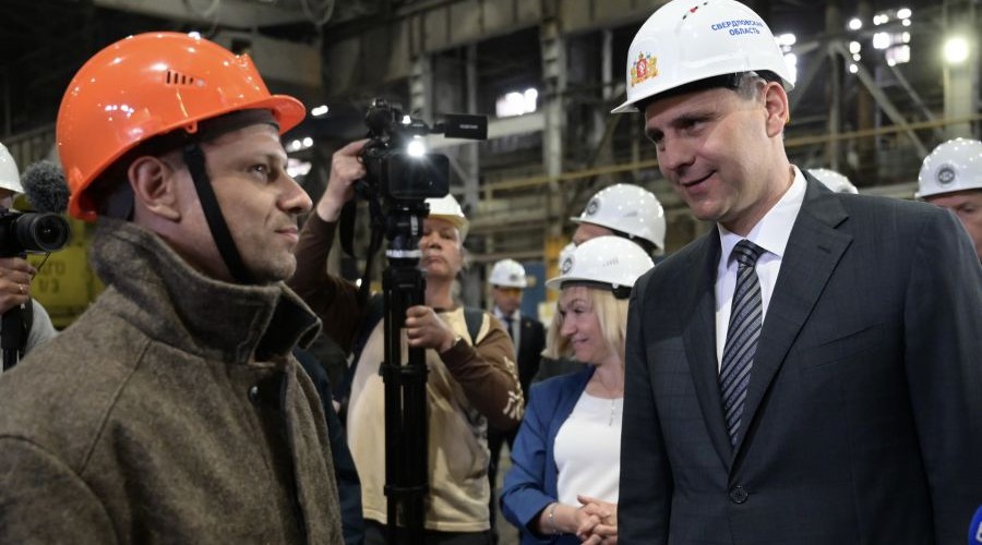 Глава Свердловской области Денис Паслер посетил два города Горнозаводского округа перед Днем металлурга