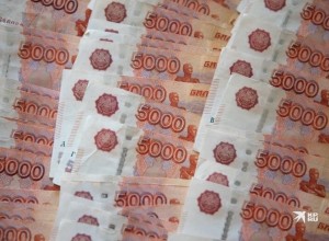 Жительница Верхней Туры предстанет перед судом за кражу крупной суммы у солдата