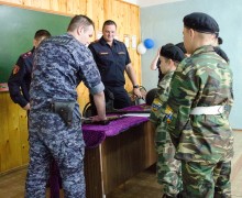 Росгвардейцы поздравили курсантов «Беркута-Спасателя» с наступающим праздником