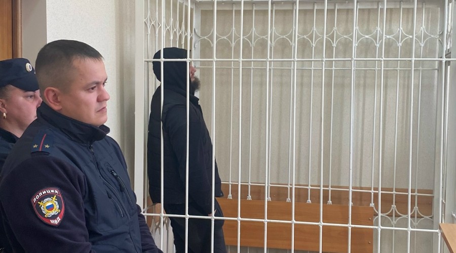Решением суда житель Кушвы, обвиняемый в вымогательстве, останется под стражей 