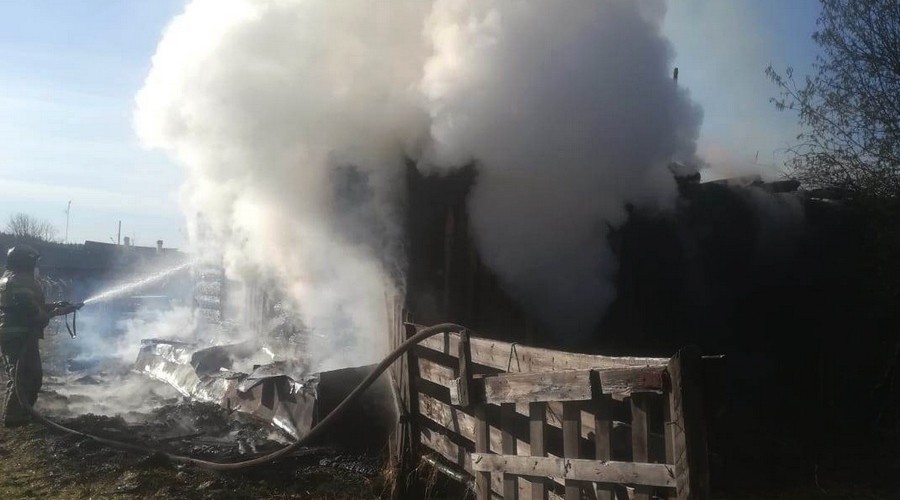 Пожар в деревне Кедровка, погиб человек