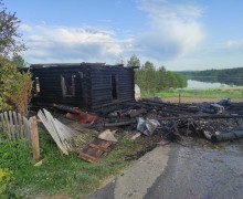 В Верхней Баранче ночью горел частный дом на главной улице