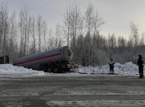 На Серовском тракте попала в ДТП цистерна с пропаном