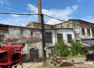 В Новой Ляле произошел пожар на территории целлюлозно-бумажного комбината.