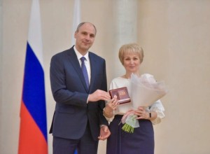 Денис Паслер наградил уральцев за заслуги перед Россией и Свердловской областью  