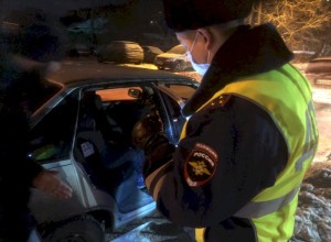 На взятках сотрудникам ГИБДД попались более 70 свердловчан