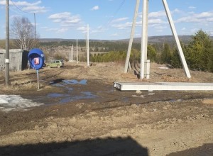 В деревне Кедровка начался масштабный ремонт электросетей