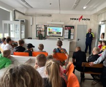 Сотрудники Госавтоинспекции продолжают посещать школьные лагеря дневного пребывания.