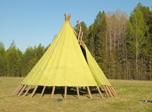 Приступили к строительству вогульского Чума.