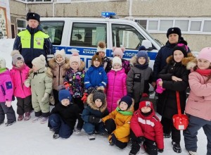 Сотрудники Госавтоинспекции провели урок безопасности для дошколят