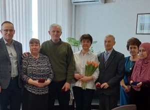 В Кушве супружеским парам вручили знак «Совет да Любовь».