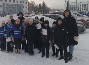 Сотрудники Госавтоинспекции совместно с отрядом ЮИД провели акцию «Письмо водителю».