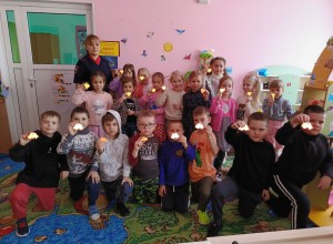 Яркий урок безопасности: дети создают световозвращающие элементы своими руками