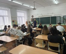 Сотрудники Госавтоинспекции напомнили школьникам о правилах дорожного движения