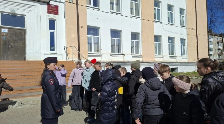 Пешеходная экскурсия с инспектором Госавтоинспекции!