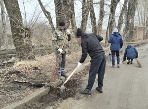Осуждённые верхнетурьинского исправцентра ГУФСИН приняли участие в большом субботнике