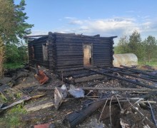В Верхней Баранче ночью горел частный дом на главной улице