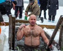 Крещенские купания прошли в Верхней Баранче