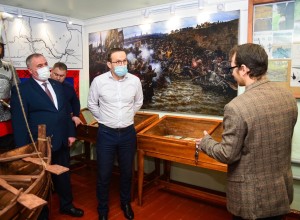 Глава Кушвы посетил выставку посвященную походу Ермака в Сибирь