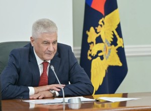 Владимир Колокольцев наградил юных героев Почетными грамотами МВД России и ценными подарками