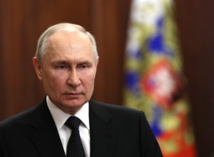 Владимир Путин подписал закон о повышении минимального размера оплаты труда