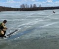 В Красноуральске сотрудники МЧС спасли рыбака, провалившегося под лед