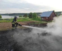В Верхней Баранче ночью горел частный дом на главной улице