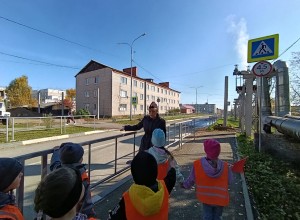 Сотрудники Госавтоинспекции провели пешеходную экскурсию «Мой безопасный путь» для дошкольников